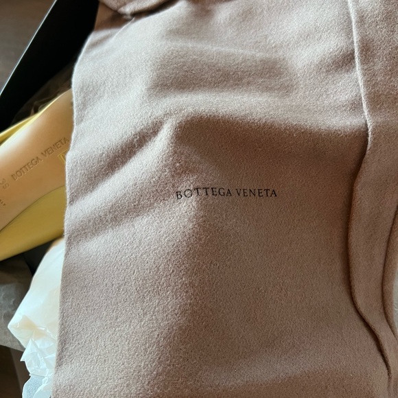 Bottega Veneta women’s size 39 never worn new in box with dust bag - Picture 7 of 11